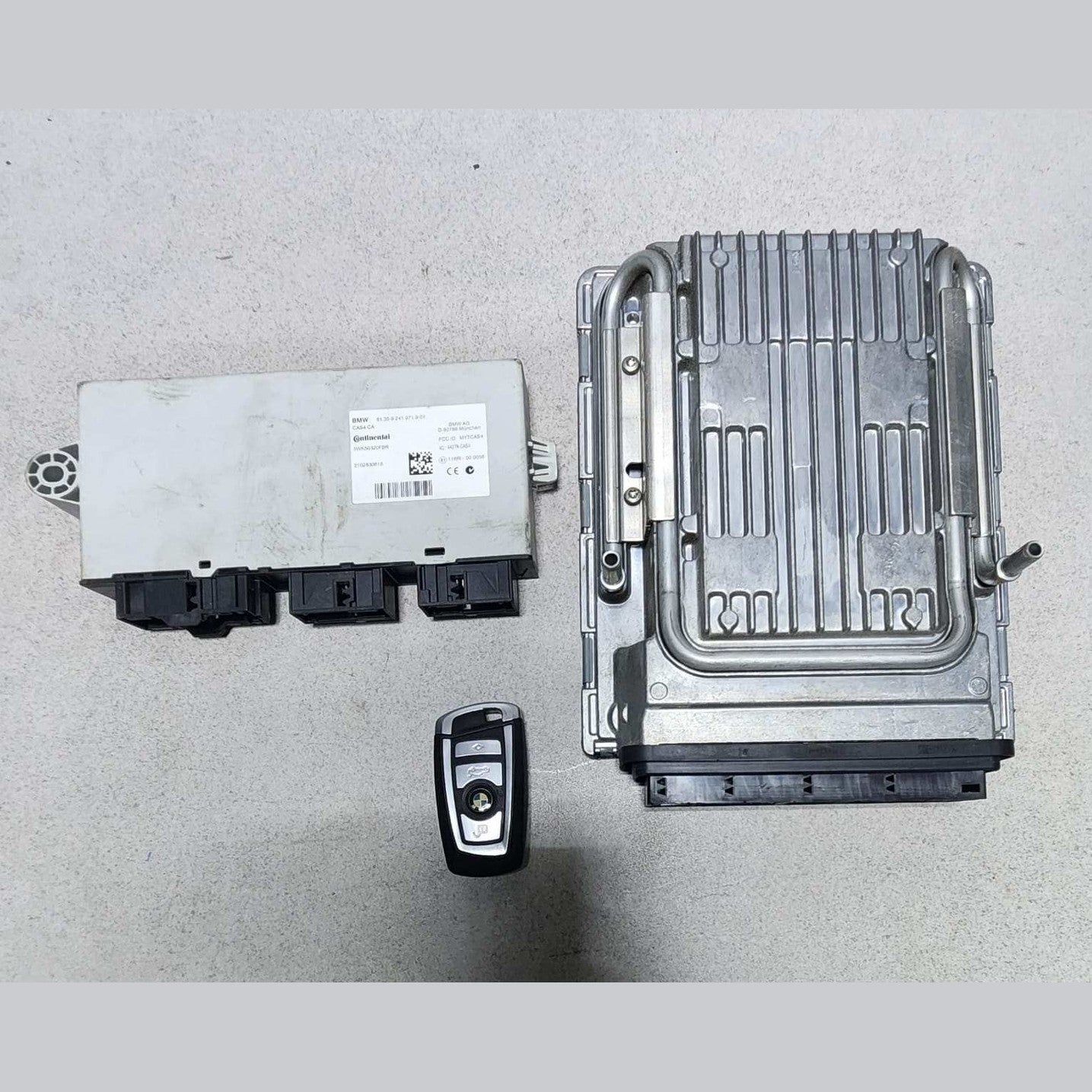 2011-2012 BMW 750i Engine Control Module 7619884  7 Ser F01 F02 F03 F04 ECU SET