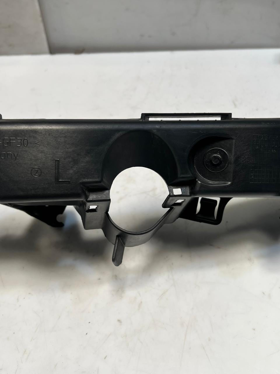2006-2008 BMW 325i 3 Series E90 E91 Headlight Mounting Bracket LEFT 7116707 OEM