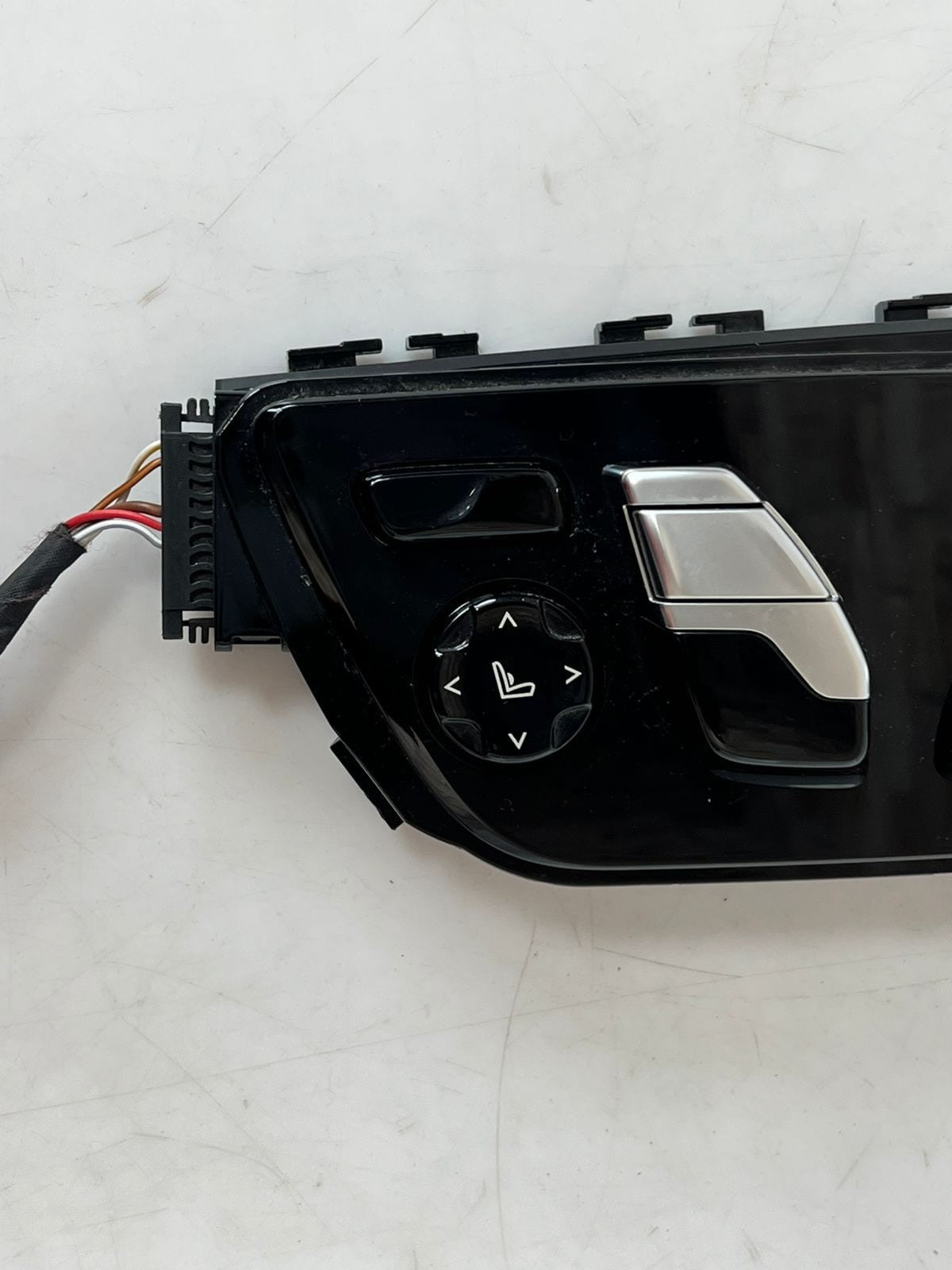 16-19 BMW 750i M550i F90 G11 G12 G30 Front Right Seat Adjustment Switch 9384520