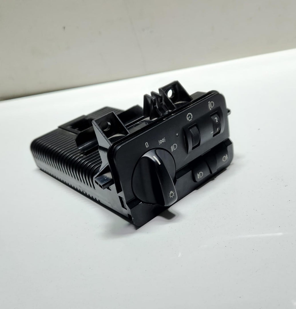 1997-2001 BMW 323i Headlight Control Module 6936832 E46 E39 and E53