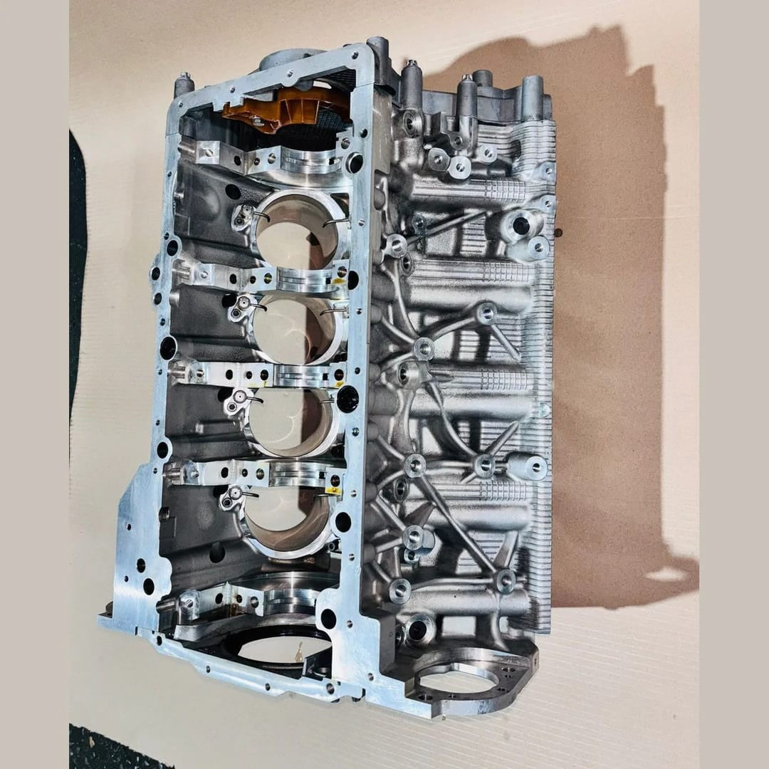 2017-2020 BMW M5 F90 4.4 V8 Engine Block ONLY 8093296 S63B44B 21163518