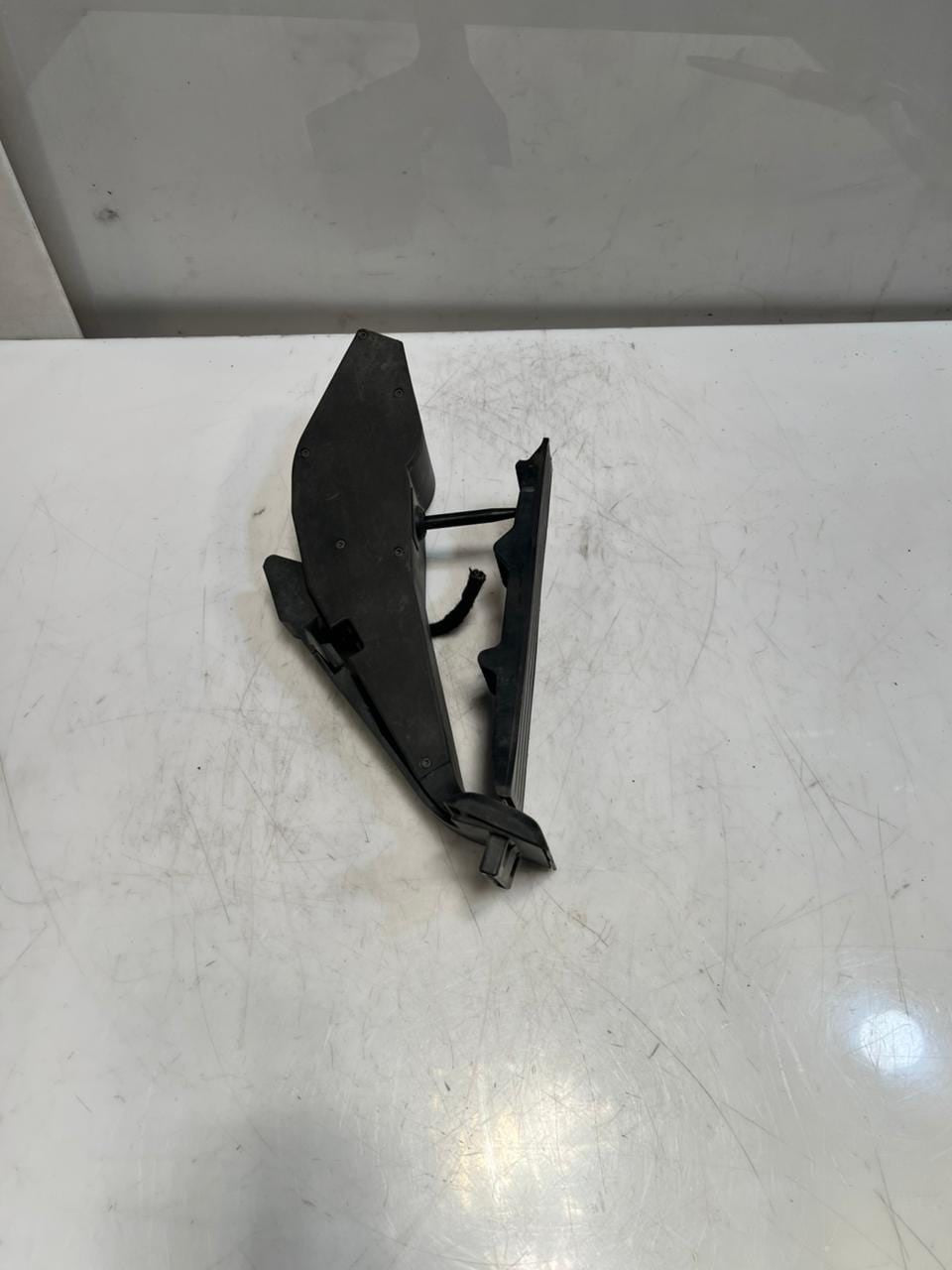 2000-2006 BMW E39, E46, and E53 X5 Accelerator Pedal 6762480 OEM