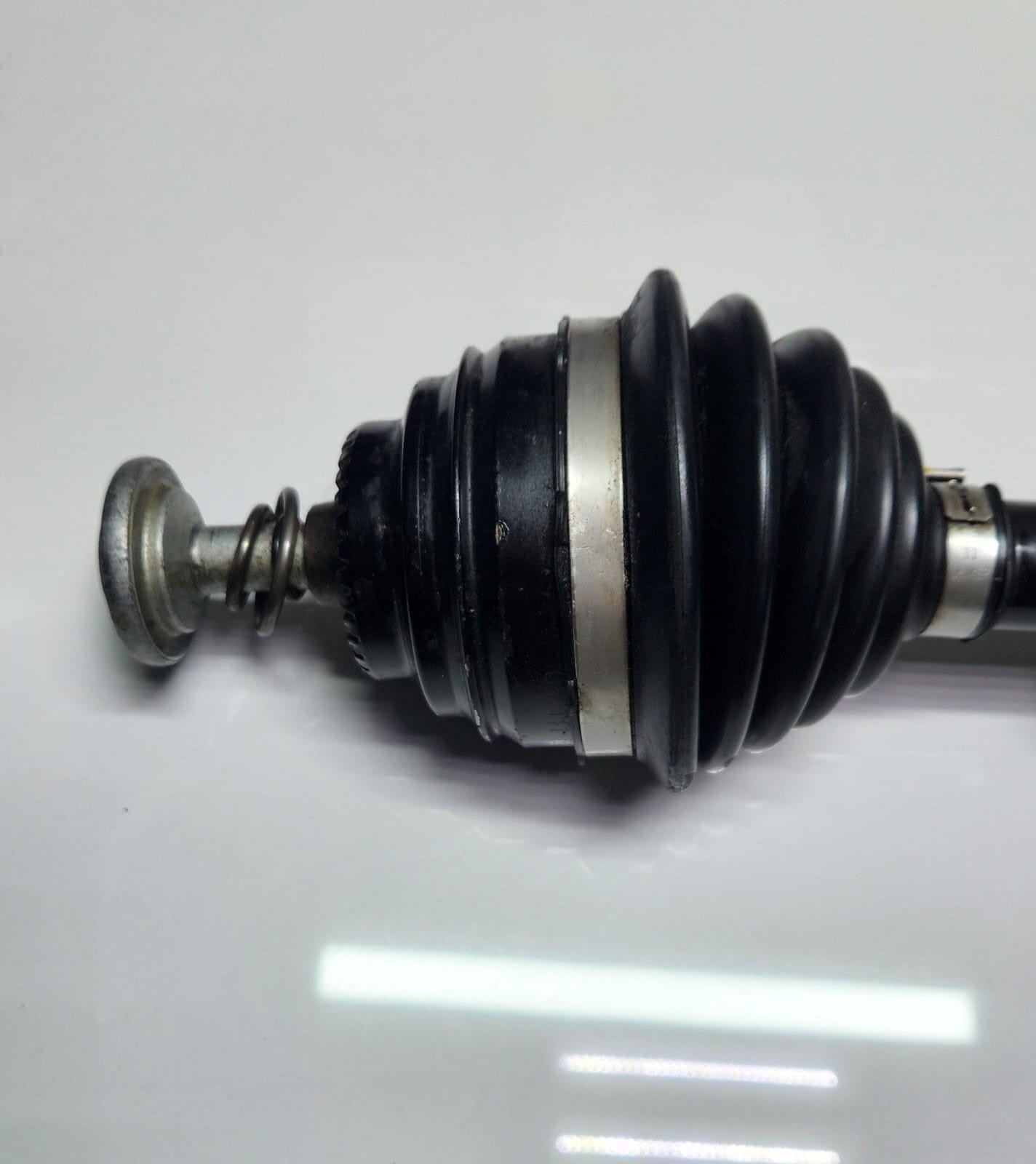 2018-2023 BMW X2 Front Drive Shaft 8681530 1,2 Series F52 F45 F48 F49 X1 F39 OEM
