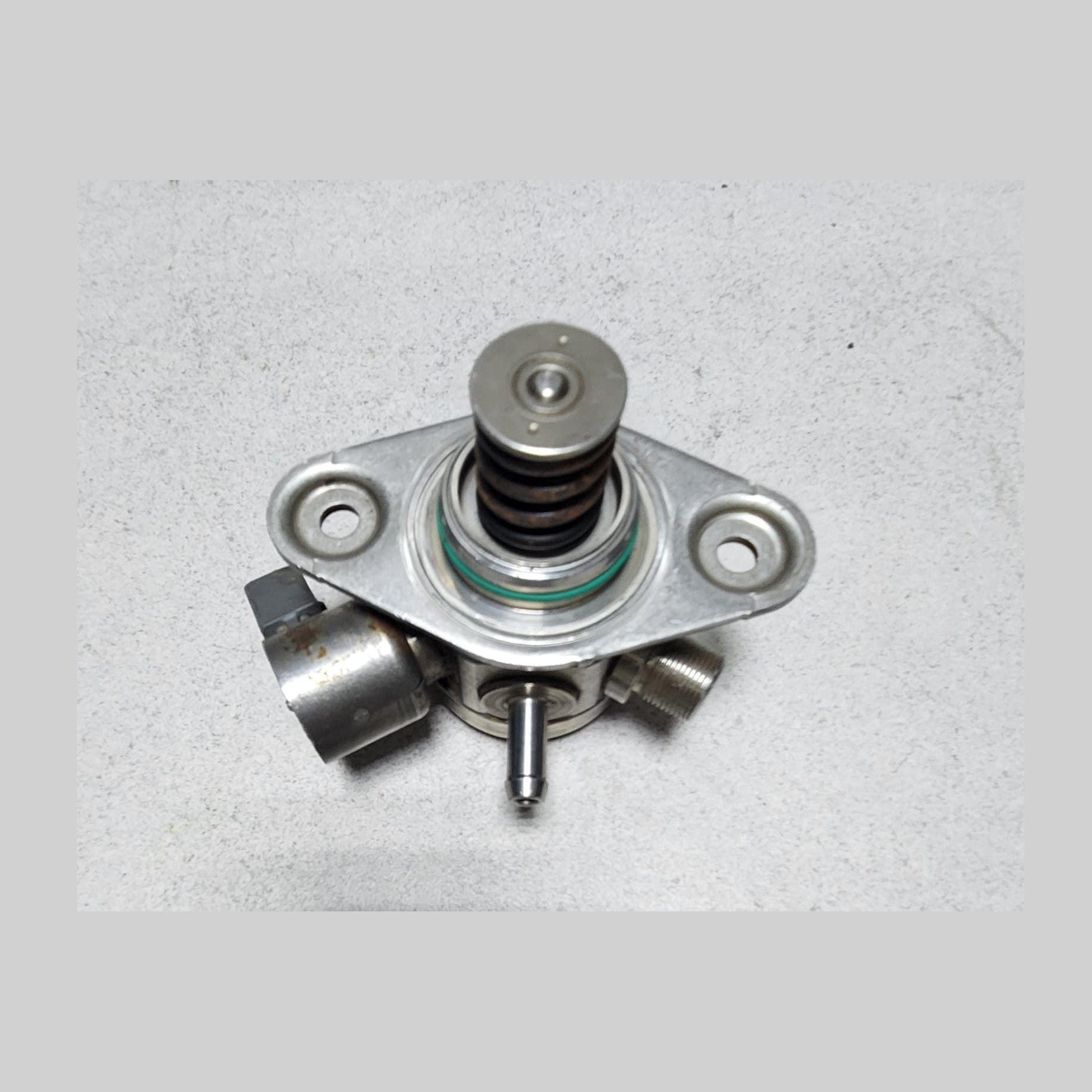 2014-2016 BMW 228i High Pressure Fuel Pump A2700700501 C180 GLA250, A200 B180   