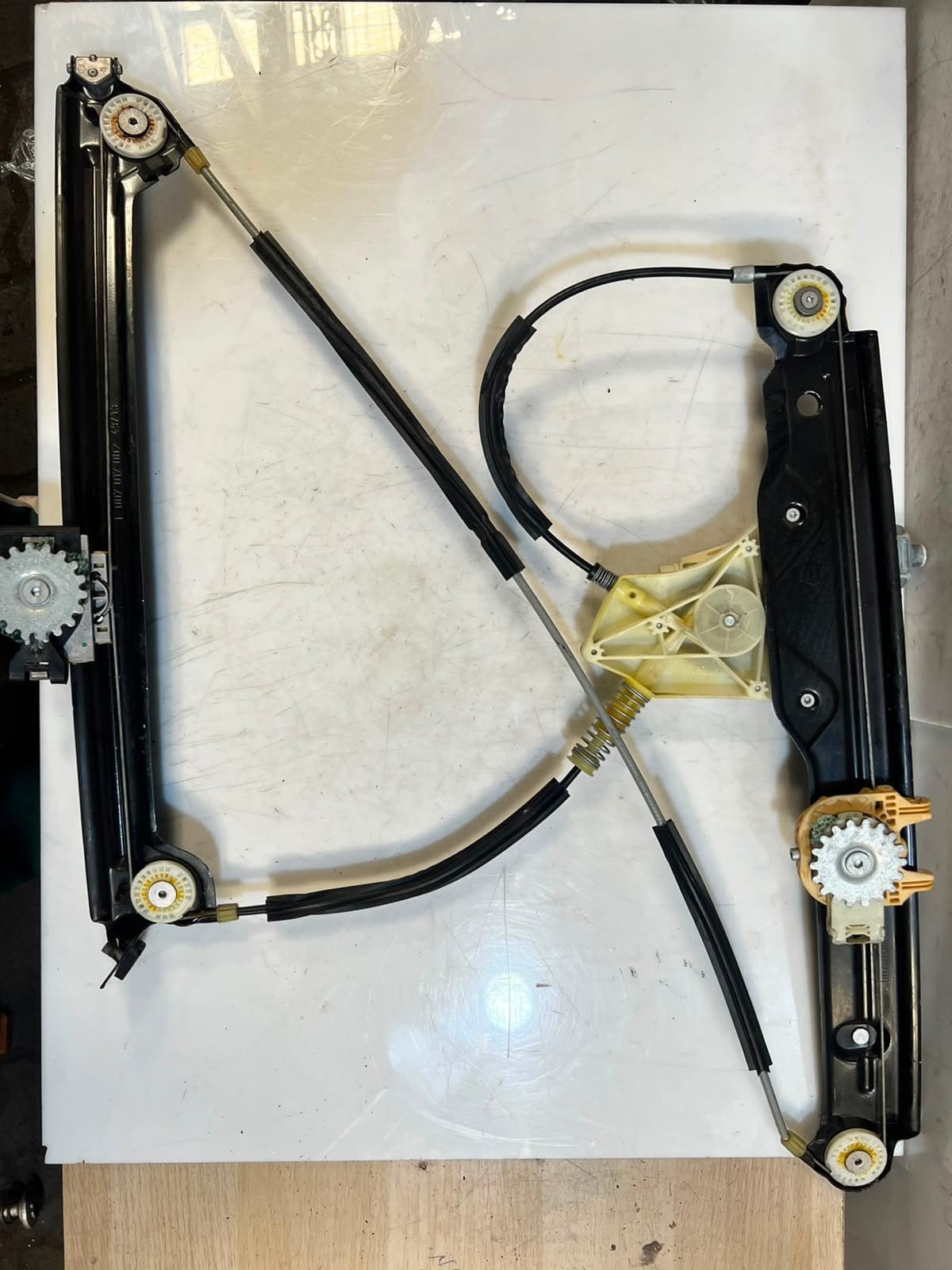 BMW 5' F07 GT Front Right Window Regulator With Motor 7197912 OEM