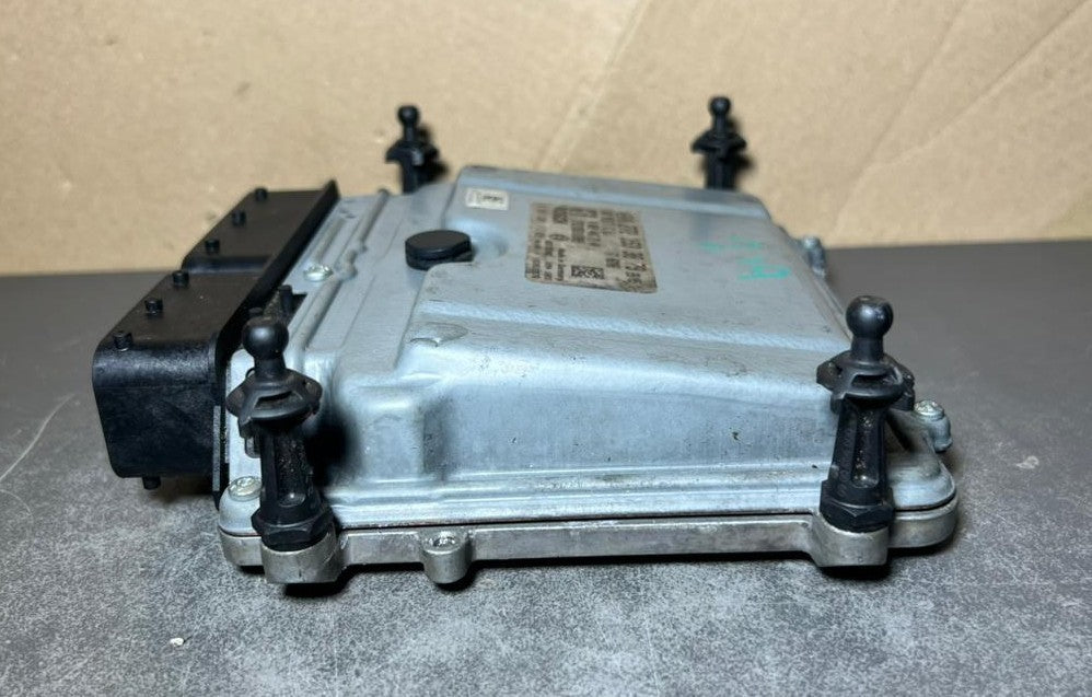 04-10 Mercedes W219 CLS Engine Control Module Unit ECM ECU A272 1533879 OEM