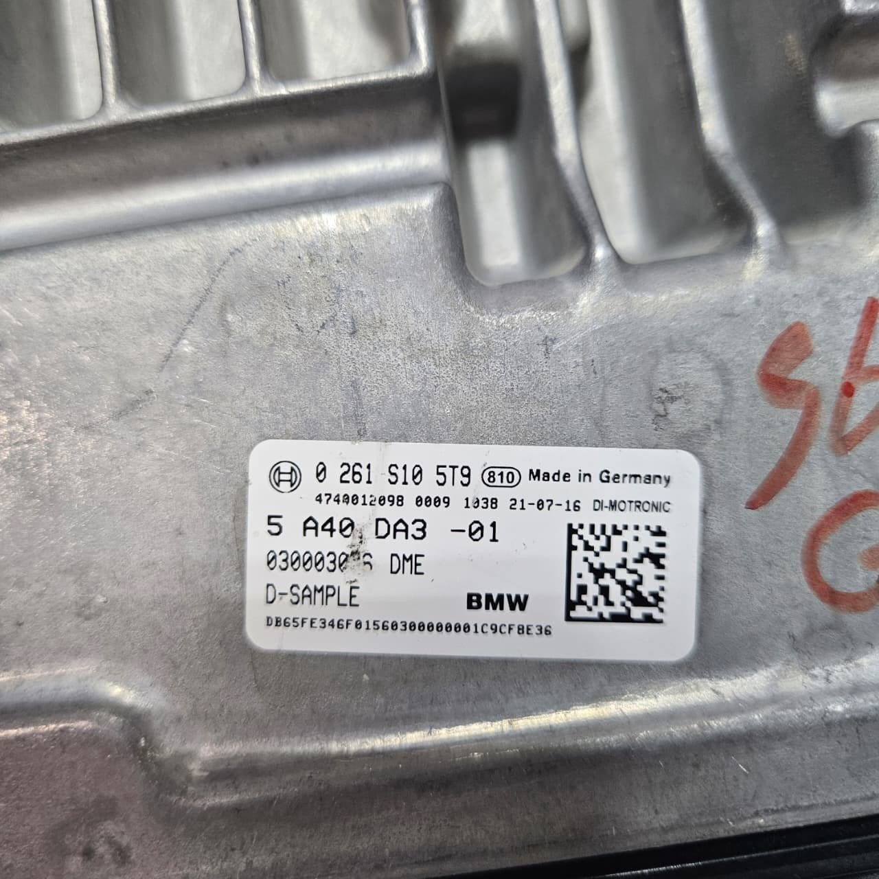 2019 BMW X7 G07 with S68 4.4L V8 Engine Control Unit Bosch 5A40DA3 OEM