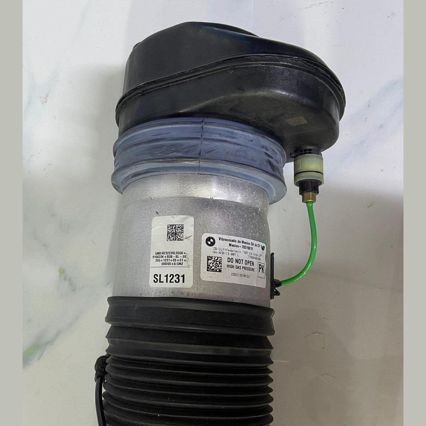 OEM BMW X7 G07 LCI Air shock absorber front left 7831561 ASSEMBLY 2020-2025