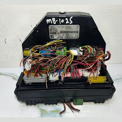 10-18 Mercedes-Benz W212 W204 Front SAM Module Relay Fuse Box A212 9006112 OEM