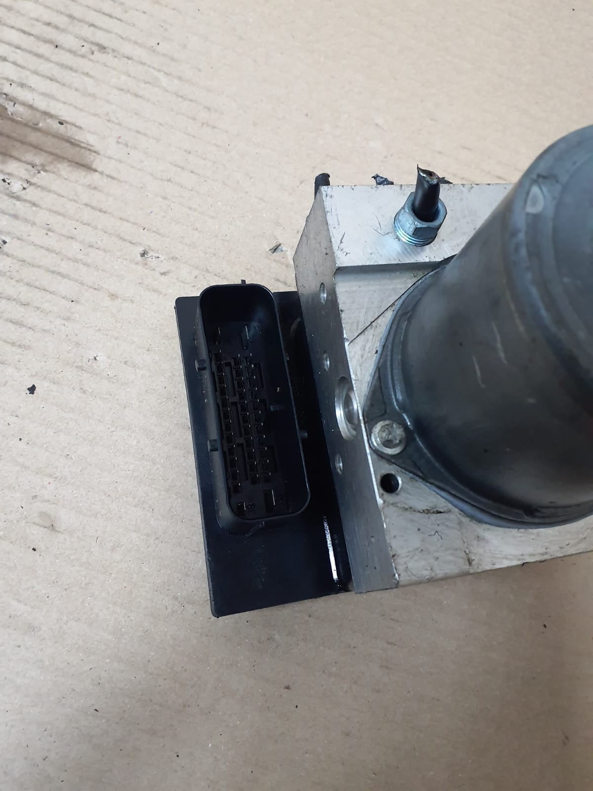 2010-2012 BMW X1 E84 2.0L Pre-LCI ABS Pump CONTROL UNIT 6850226-01 OEM