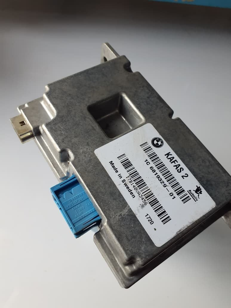 2013-2015 BMW X4 F26 750Li Camera Control Module 6819329  