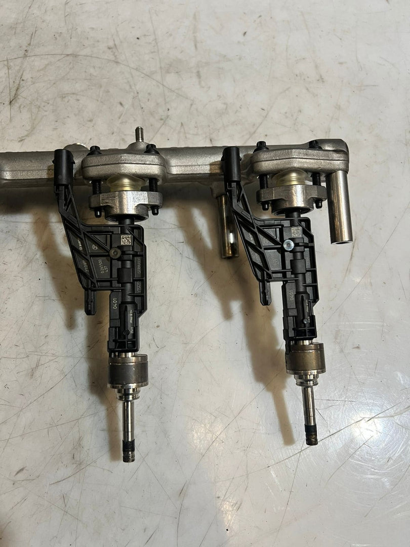 2019-2022 BMW X3 3 Series G20 G21 High Pressure Fuel Injection Rail 8665633 OEM