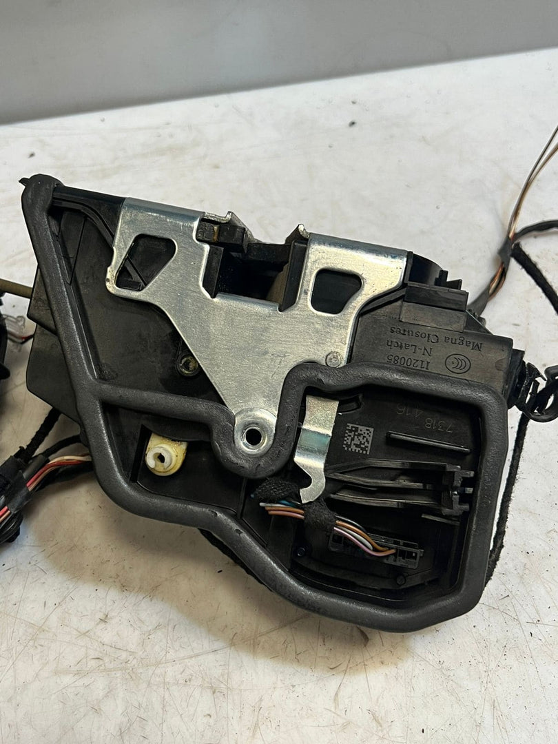 2007-2013 BMW X6 E71 Front Right SIDE Door Lock Actuator 7318416 OEM