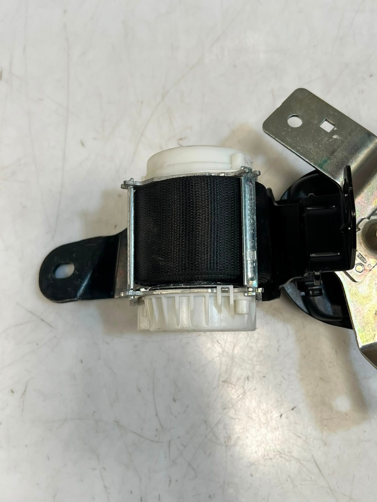 2015-2019 BMW X1 F48 and X1 E84 Rear Middle Seat Belt 34141670 OEM