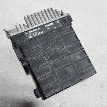 1989 Mercedes-Benz 300E Engine Control Module 0280800256 W124 W126