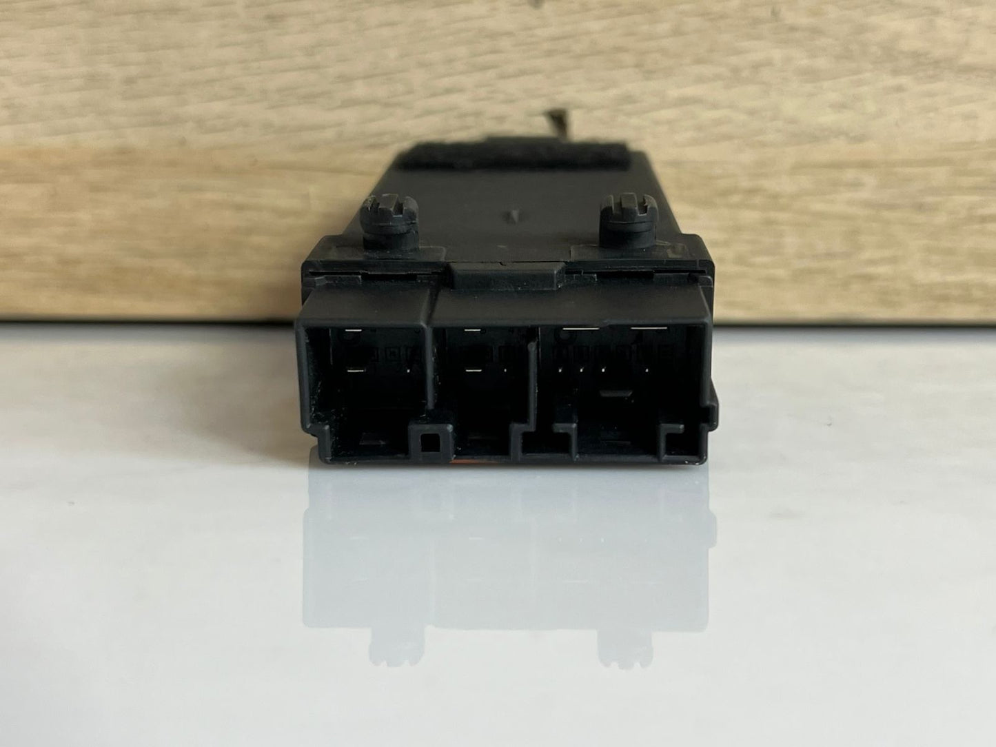 2016-2019 BMW 750i Rear Heated Seat Control Module 9381022