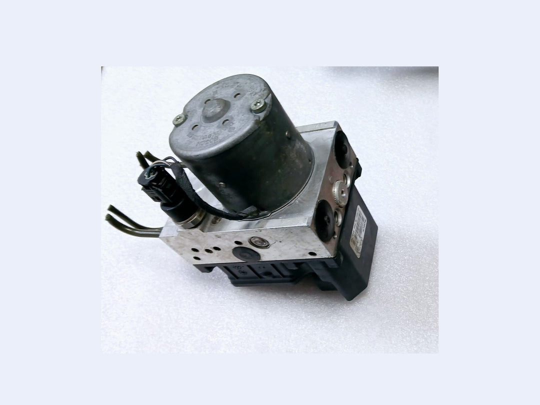 2002 - 2005 BMW 745i abs pump & module anti-lock brake unit 6761781/6855554