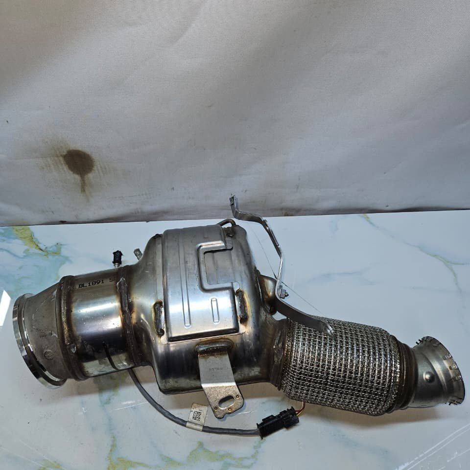 2023 BMW X5 G05 X3 G01 B58B30S Catalytic Converter 5A0BFD6 OEM