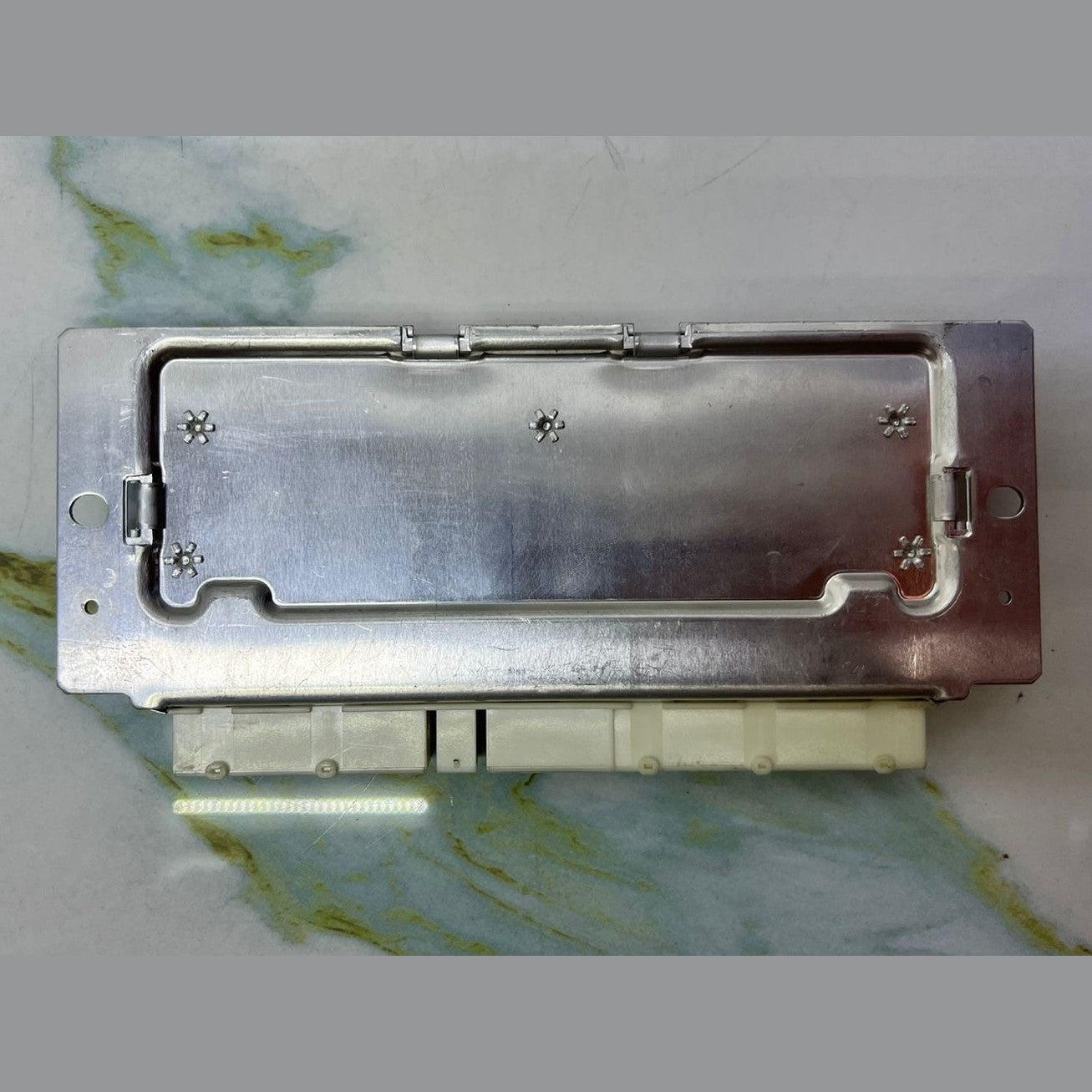 13-16 Mercedes GL63 AMG Air Suspension Control Module A1669004811 GL-Class W166