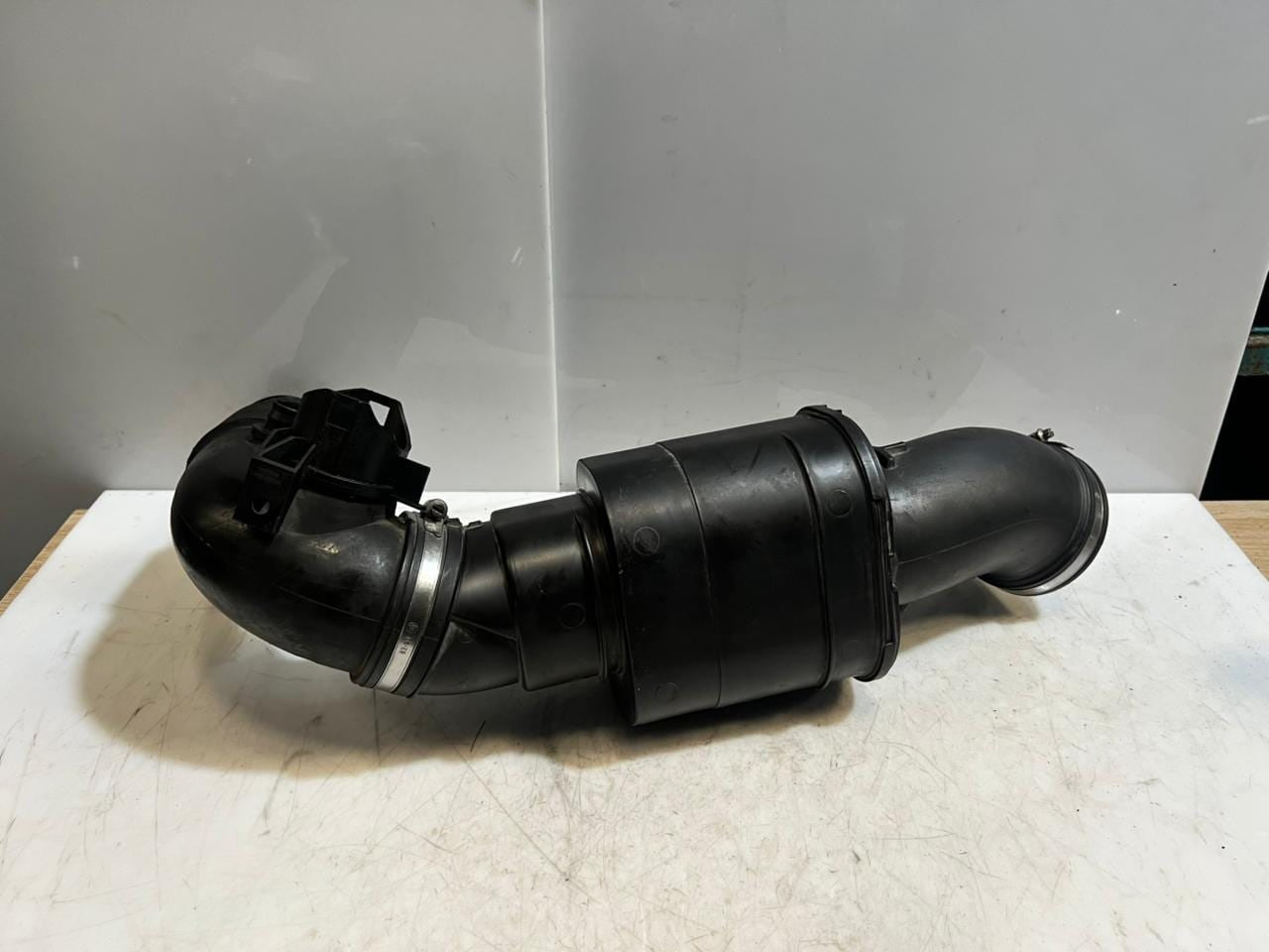 2011-2016 BMW F10 F11 F07 F18 GT 528i 535i Air Intake Duct LINE PIPE 7612094 OEM