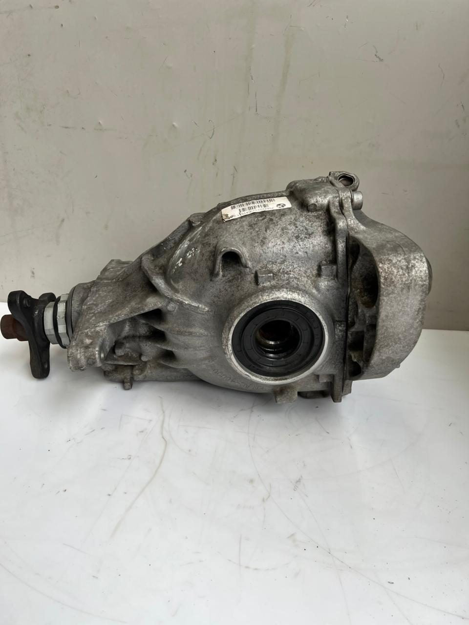 BMW 5 Series F10 F11 520d 525d 7 Series F02 Rear Differential 7584450 2.93 Ratio