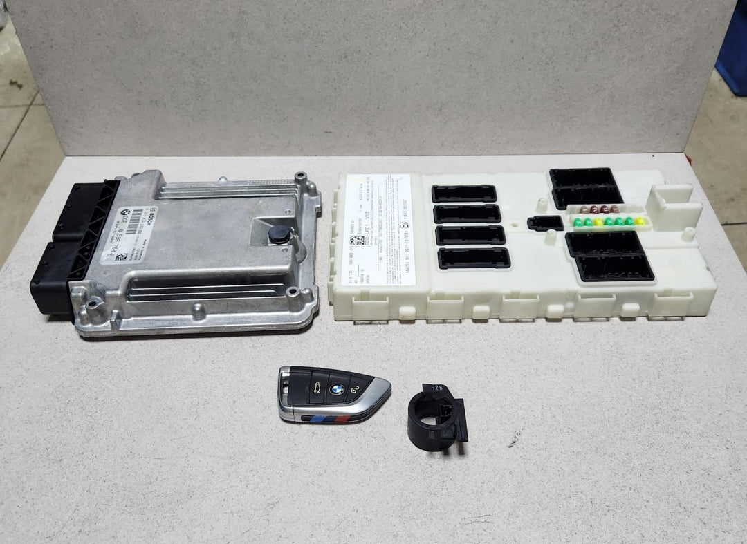 BMW Engine Control Unit 8598760 X5 F15 2.5 B47D20D TWIN TURBO DIESEL ECU SET 
