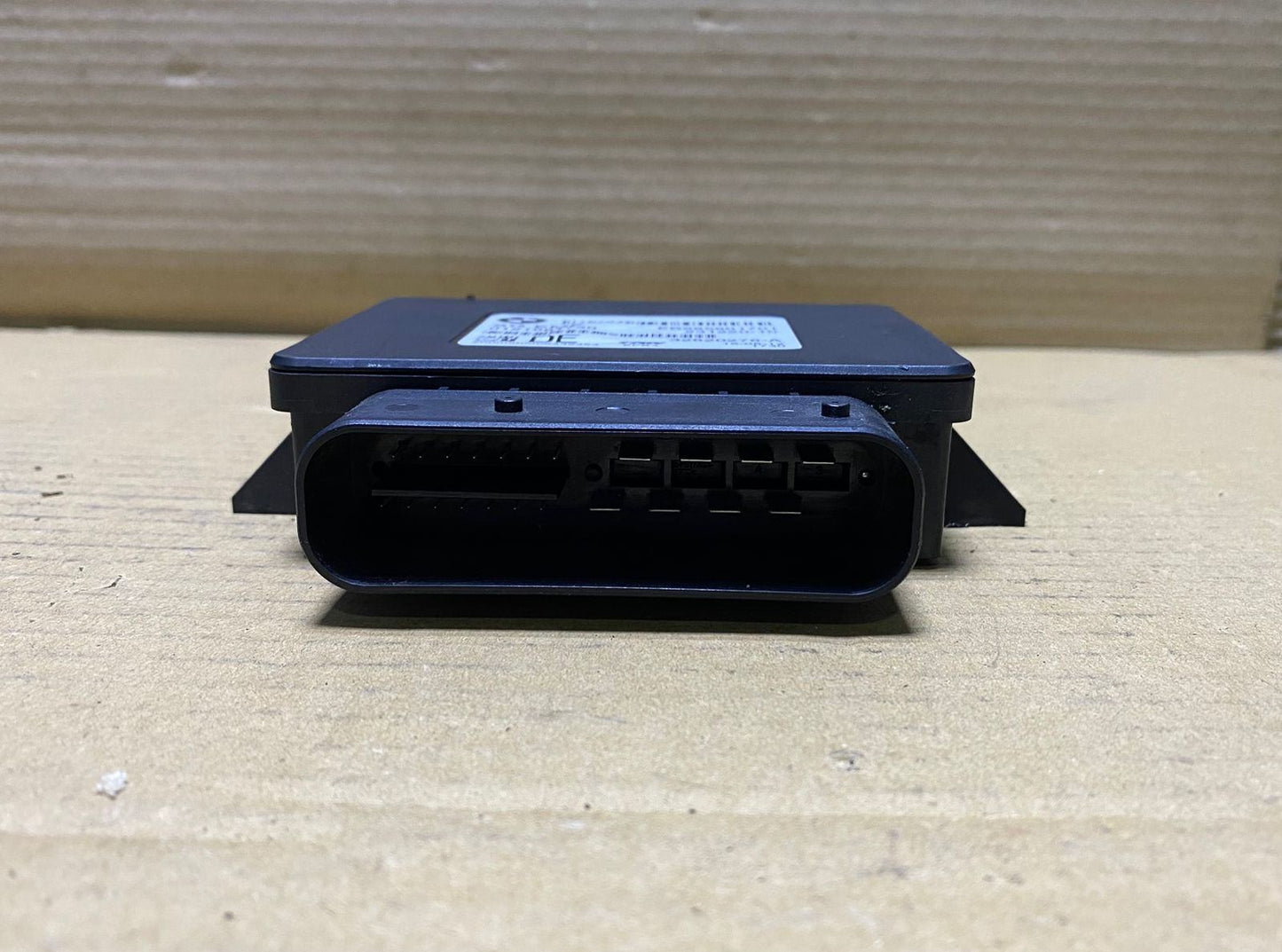 2010-2017 BMW X3 Parking Brake Control Module 6863800 F10, F11 5 Series and F25 