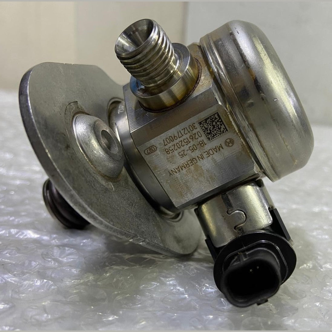 OEM BMW B38 B58 B46 F20 F22 F30 F31 F32 G30 High Pressure Fuel Pump 7642466