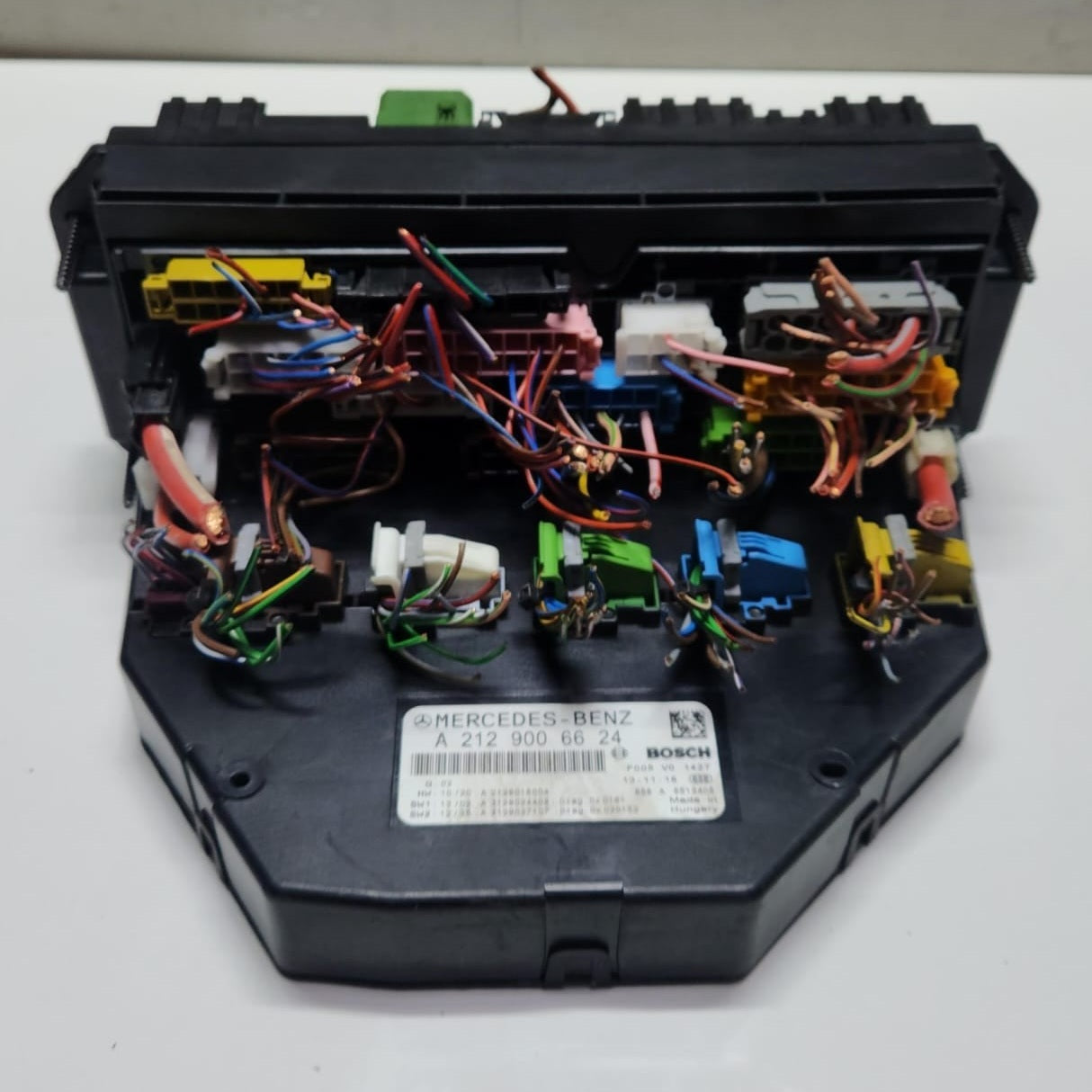 10-16 Mercedes-Benz W212 W204 Front SAM Module Relay Fuse Box A212 9006624 OEM