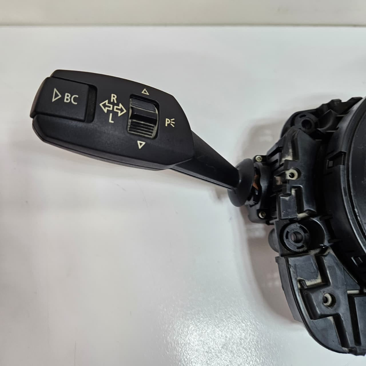 2012-2013 BMW E88, E90 X1 E84 118i Steering Column Switch 9123031