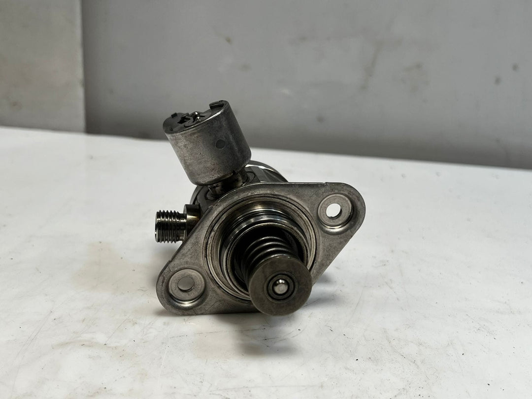 2013 BMW 135i F20 F22 F30 F31 F32 F10 F11 E84 High Pressure Fuel Pump 8604231