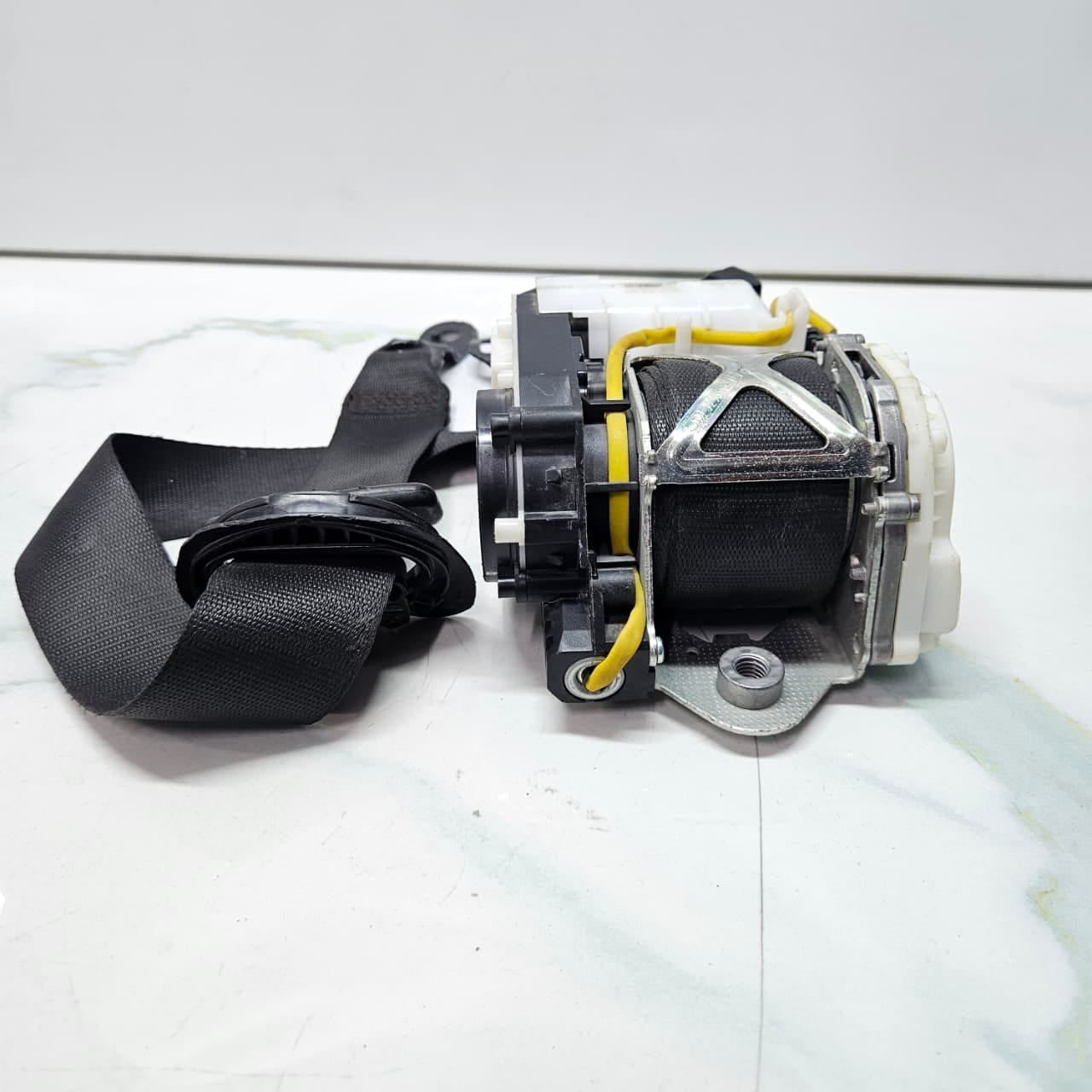 2021-2025 BMW X3 G01 X4 G02 F97 F98 iX3 G08 Front Right Seat Belt 7469954