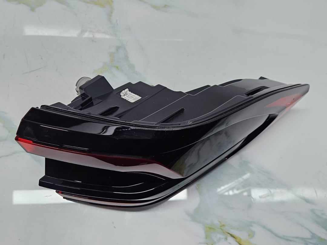 2023 BMW X7 G07 LCI 2023 Taillight Outer Left Side Blackline 5A5BEA7 OEM