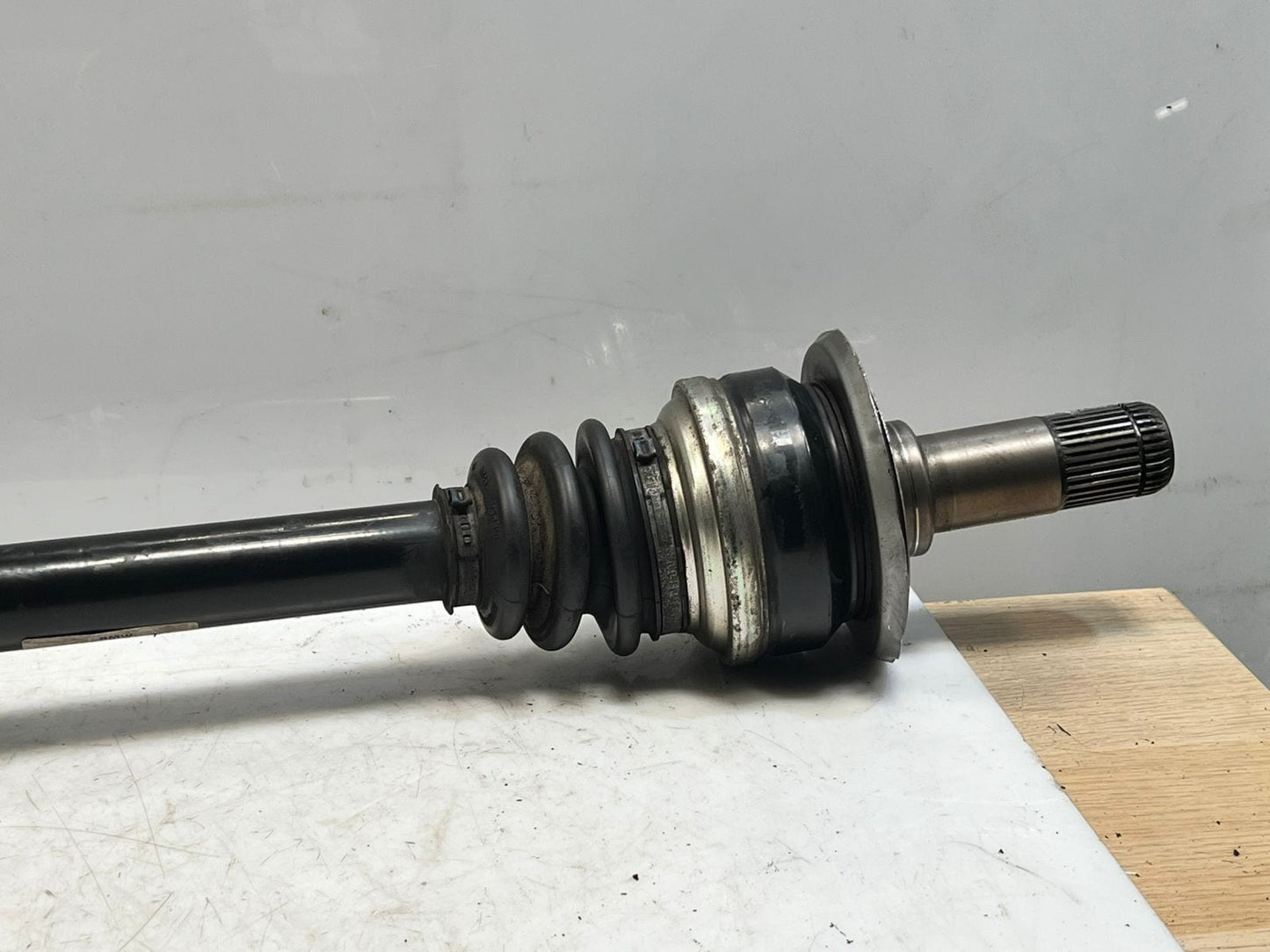 2013-15 BMW 7' F01 F03 F04 F02 Active Hybrid 7 Rear Right CV Axle Shaft 7566078