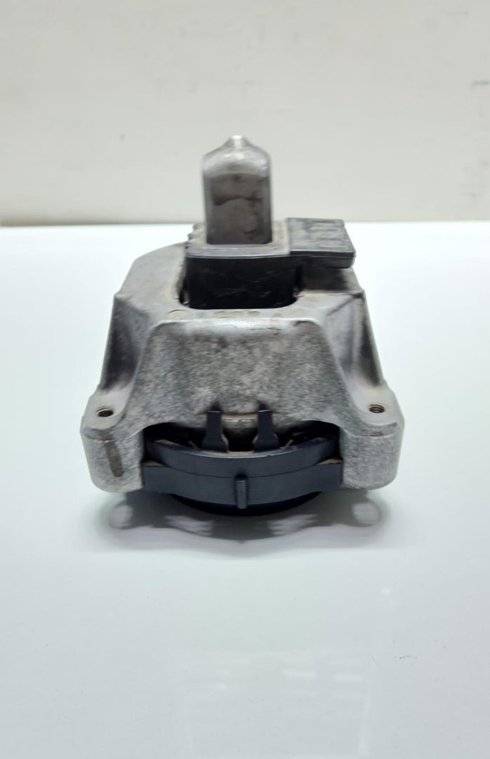 2019 BMW X3 Engine Mount 6877659 X3 G01 OEM
