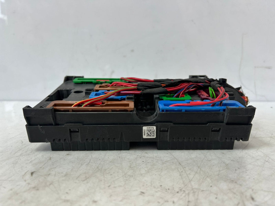 2017-2023 BMW 530i 5' 6' 7' M3 M4 M5 Rear Power Distribution Fuse Box 8713127 
