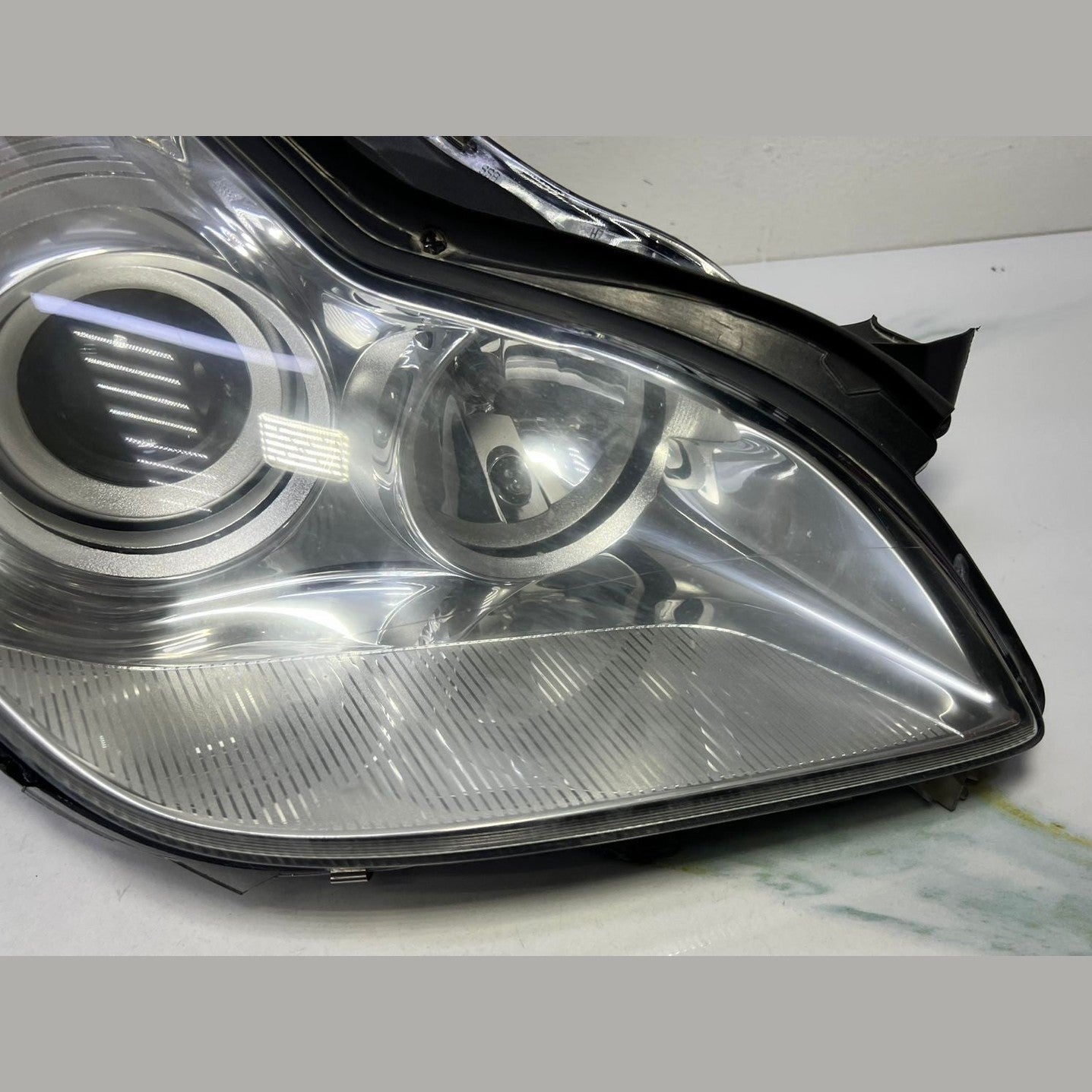 06-10 Mercedes W219 CLS-Class CLS350 Front Right Side Head light Headlamp OEM