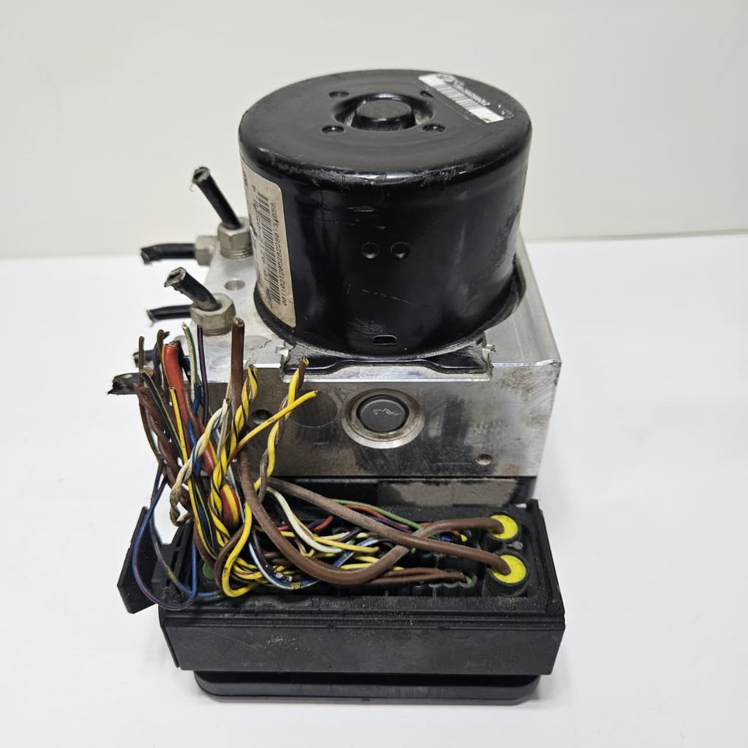 2009-2013 BMW 3 Series E90 E91 E92 E93 328i ABS Brake Pump Module 6789304