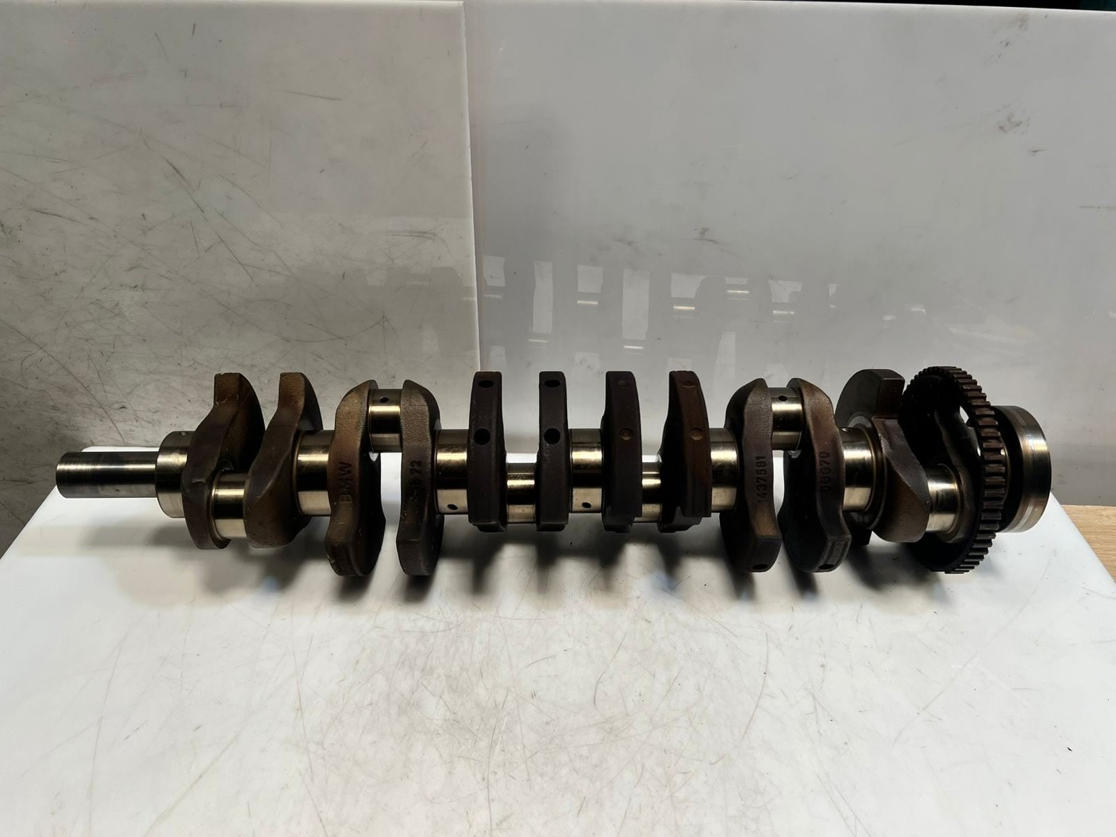 2002 BMW 320i 5 Series E39, E60, E61 M54B22 2.2 170HP Crankshaft 1437581 OEM