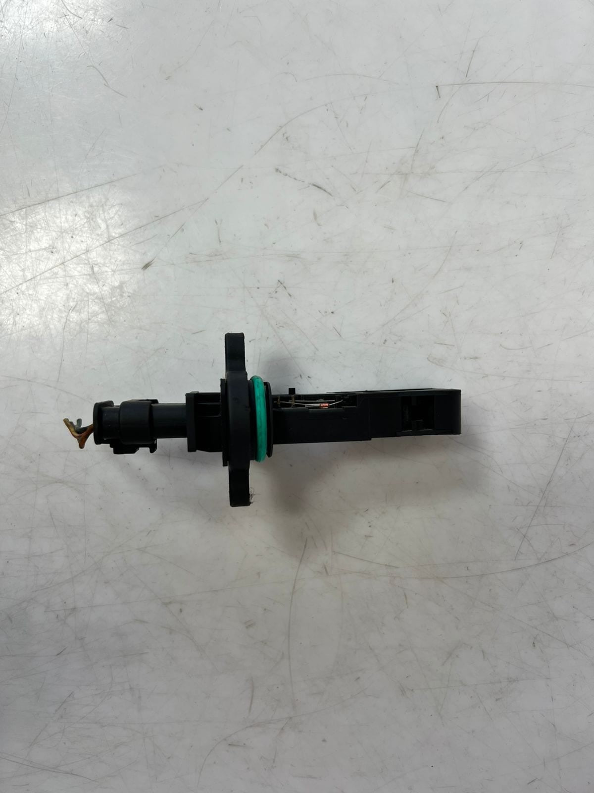 2010-2013 BMW 550i, 650i, 750i, and X6 4.4L Mass Air Flow Sensor 7566990 OEM