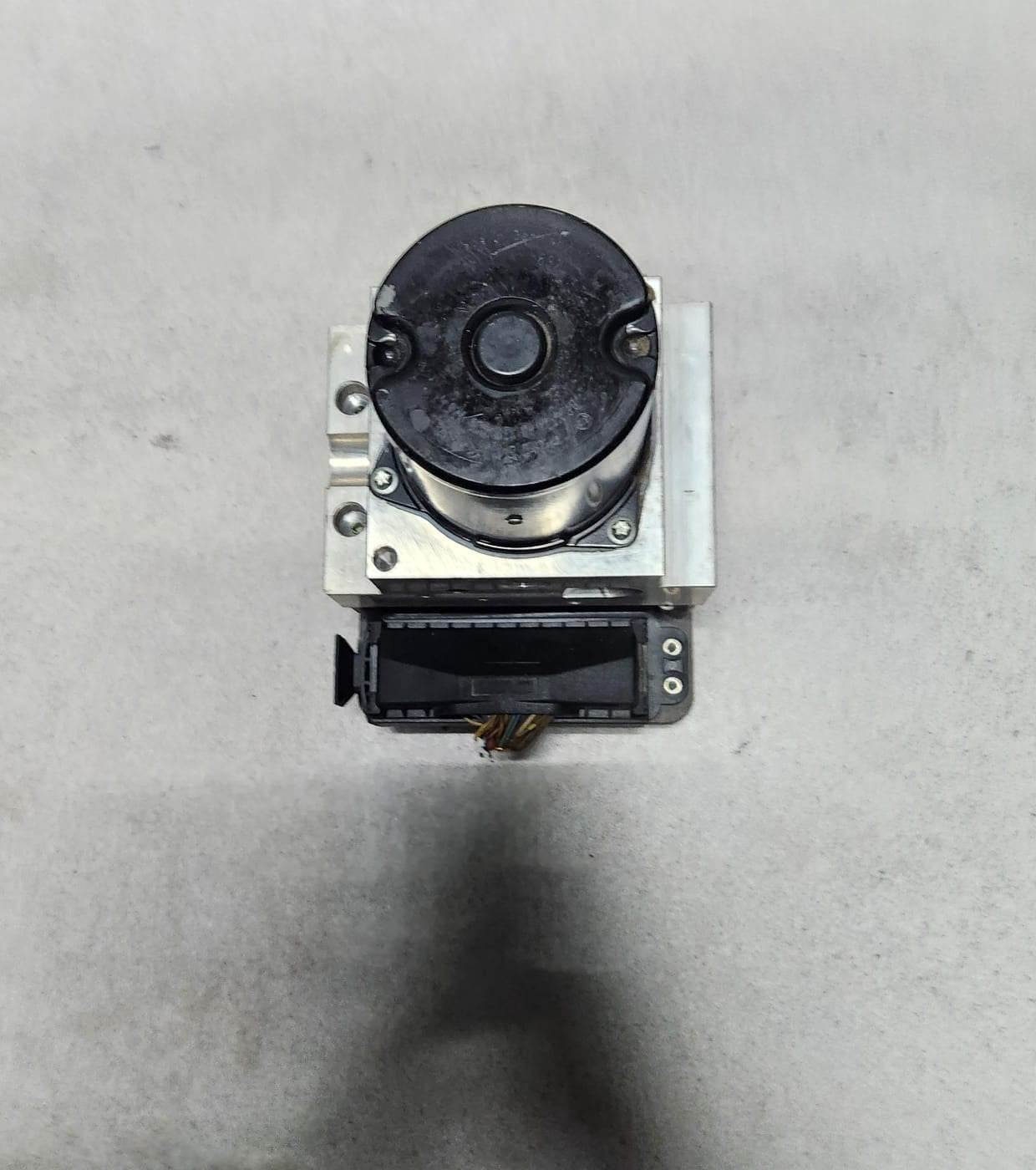 2007-2013 BMW X5 Abs Control Module 6781594 X5 E70 and X6 E71