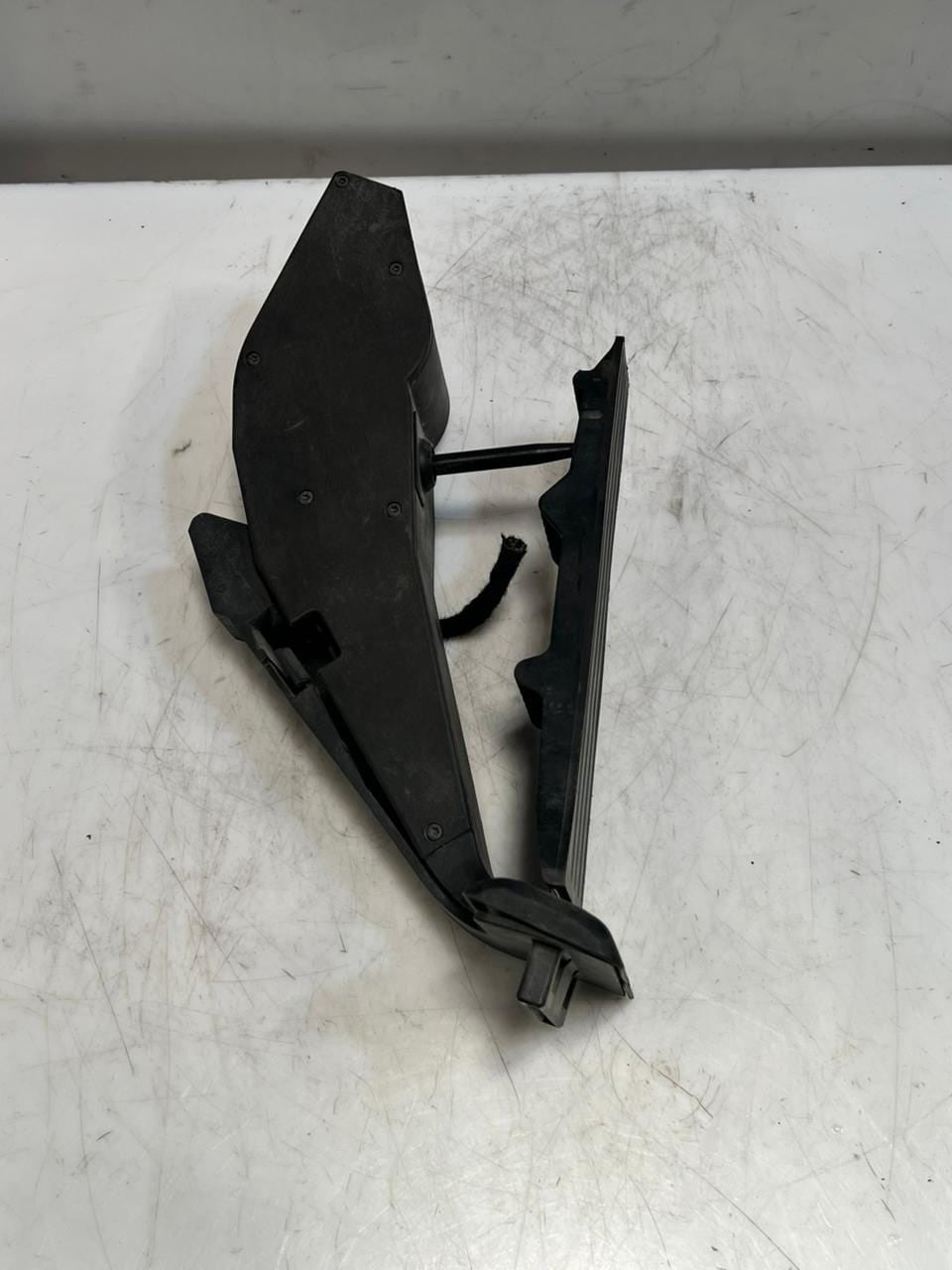 2000-2006 BMW E39, E46, and E53 X5 Accelerator Pedal 6762480 OEM