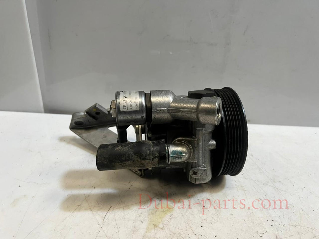 2008-2010 BMW 528i E81 E87 E90 E91 N52B25 2.5P Power Steering Pump 7539015 OEM