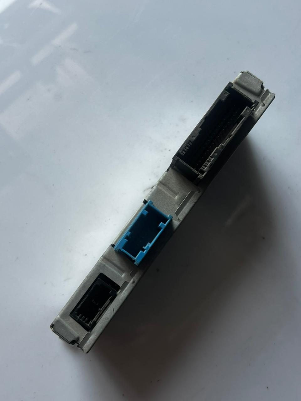 2011-2016 BMW 528i Central Gateway Control Module 9244261 528i, 535i, 550i, 640i