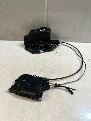 BMW 5' F07 Gran Turismo Door Lock Complete Front Right Auto Soft Close 7148476