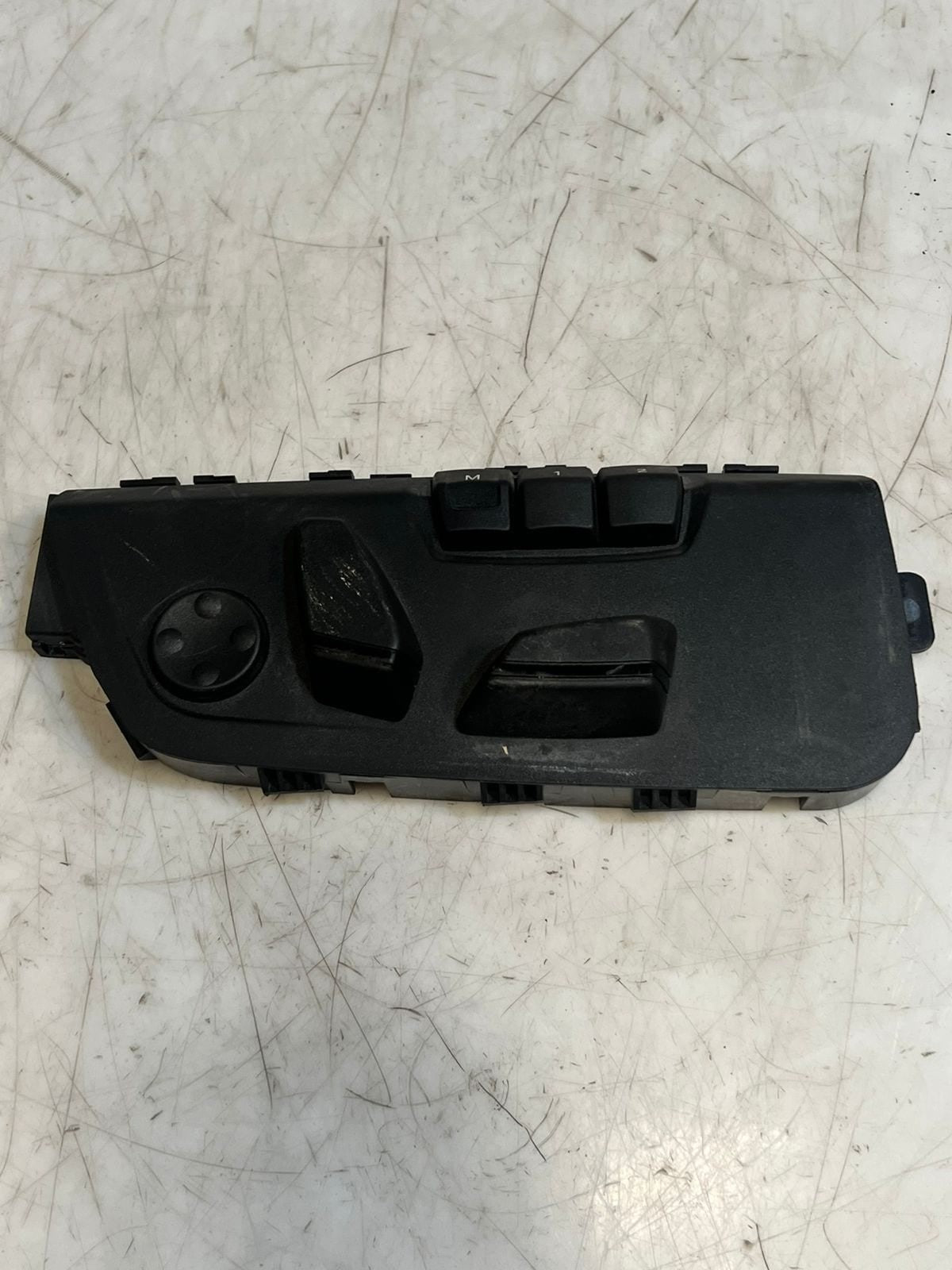 BMW 6 Series F12 F13 FRONT Seat Regulator Control Switch Right 9197224 OEM