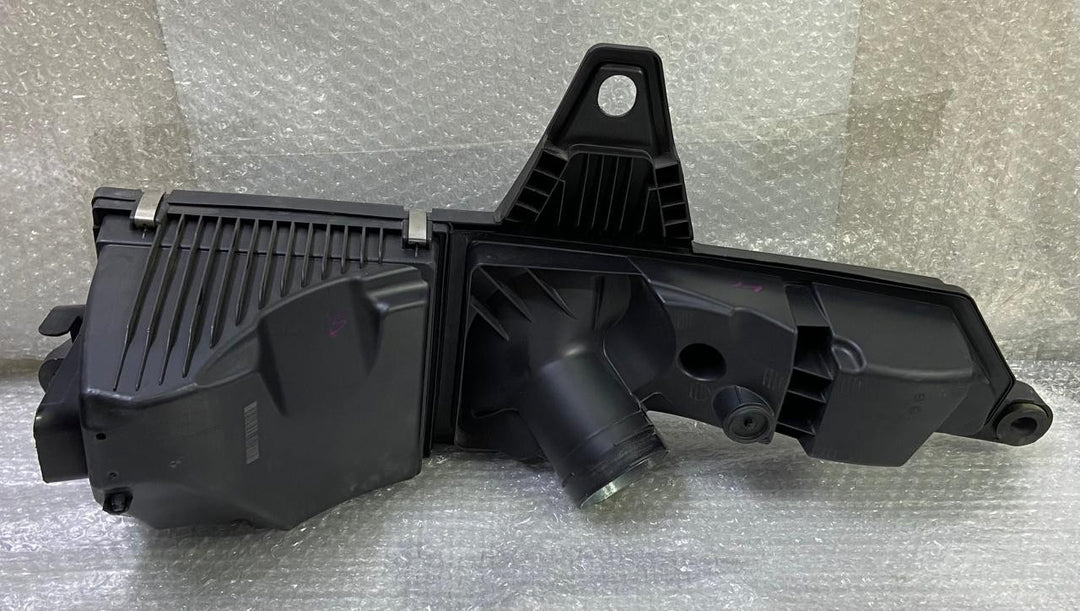 OEM BMW F20 F30 F31 LCI B38 Intake Muffler Air Filter Box Housing Petrol 8647449