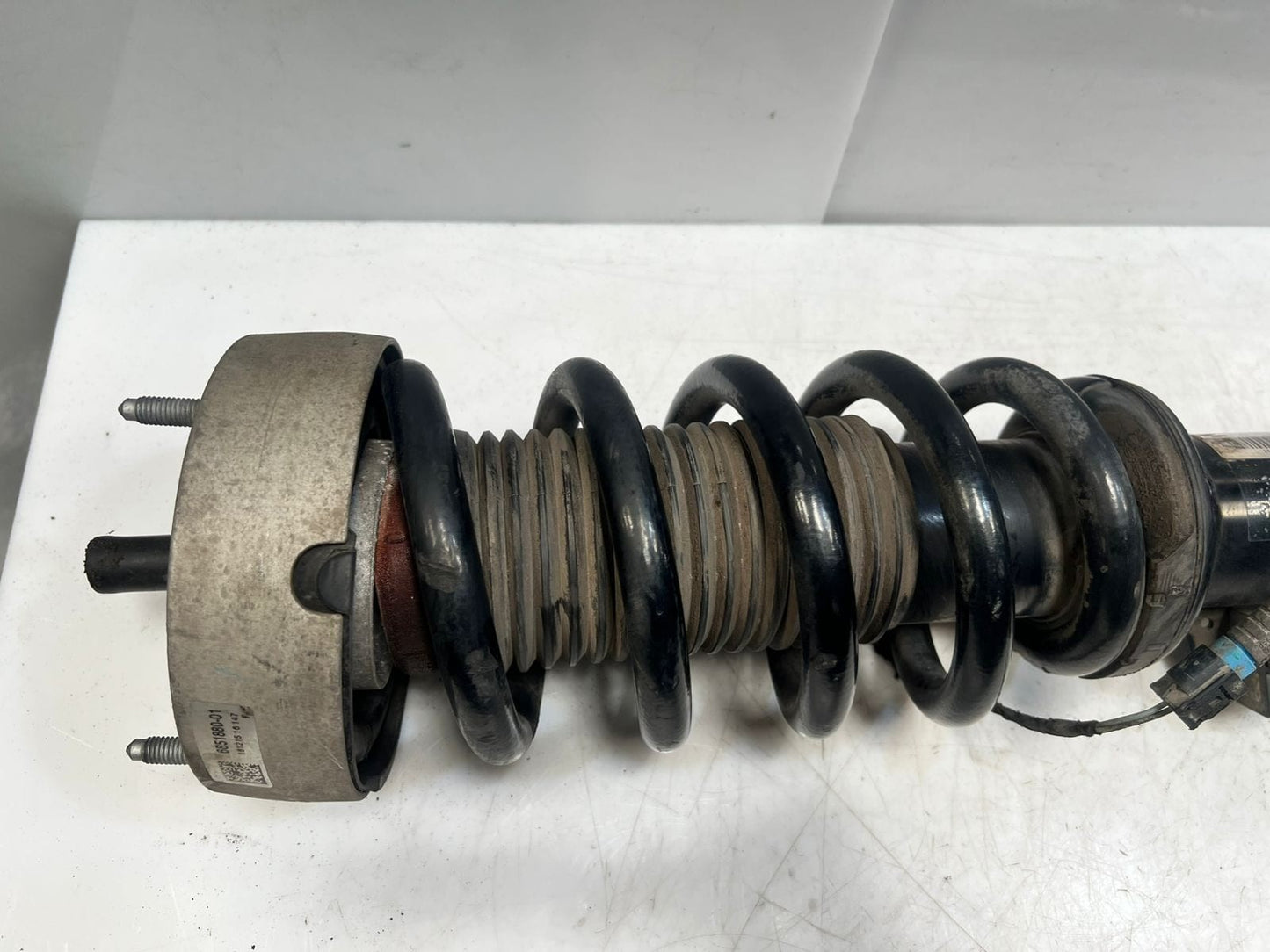 2013-2018 BMW X5 F15 X6 F16 F85 Front Shock Absorber With Coil Spring 6875084