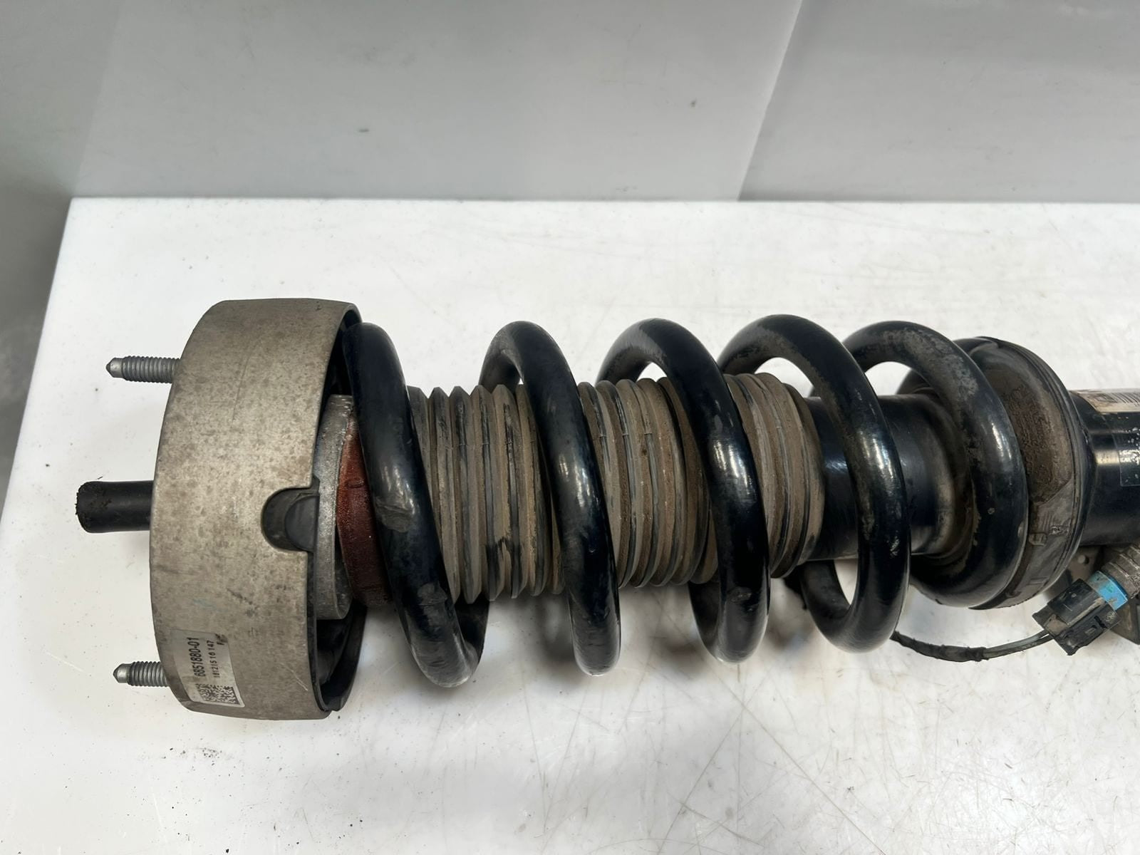 2013-2018 BMW X5 F15 X6 F16 F85 Front Shock Absorber With Coil Spring 6875084