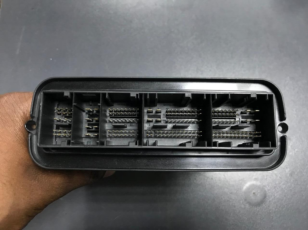 BMW 5, 7 SERIES F07 , F02 N57 ENGINE CONTROL UNIT ECU ECM DDE 8516753